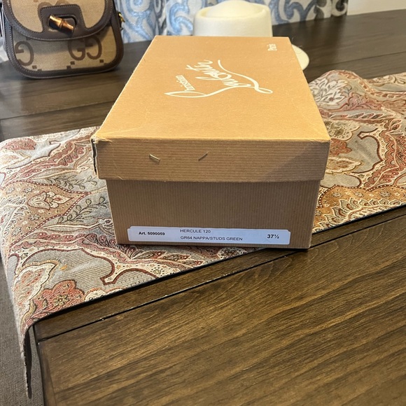 NAPA STUD GREEN CHRISTIAN LOUBOUTIN NEW IN BOX SIZE 371/2 - Picture 10 of 12